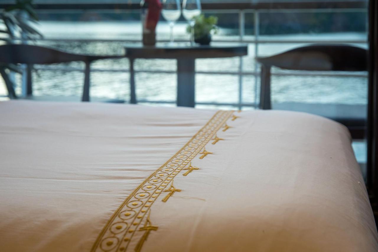 Hotel V'Spirit Cruise Hạ Long Exterior foto