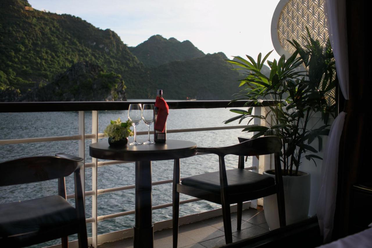 Hotel V'Spirit Cruise Hạ Long Exterior foto