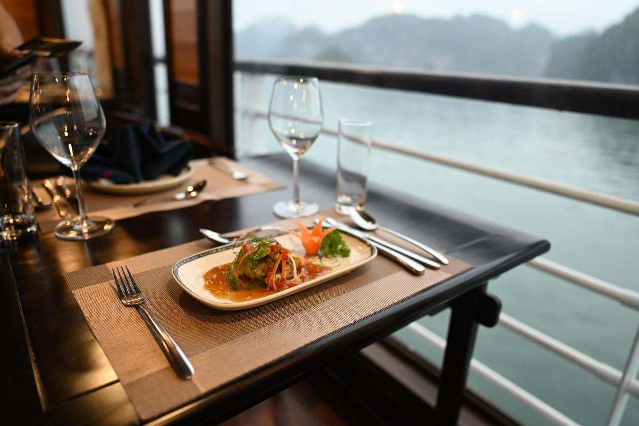 Hotel V'Spirit Cruise Hạ Long Exterior foto