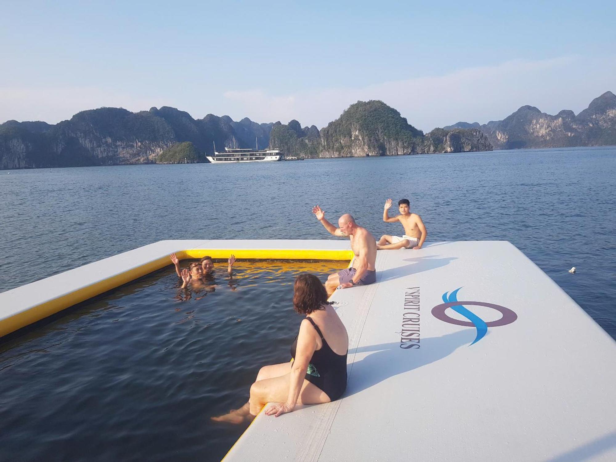 Hotel V'Spirit Cruise Hạ Long Exterior foto